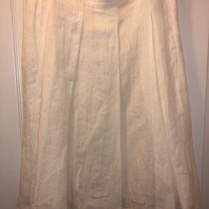 Cream Burberry size 4 skirt. Great condition. Made in Italy.